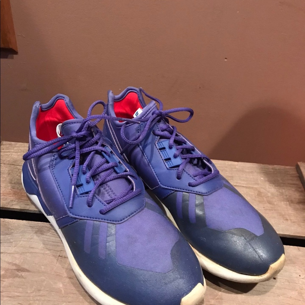 Adidas Gym Shoe size 6 1/2 in great condition